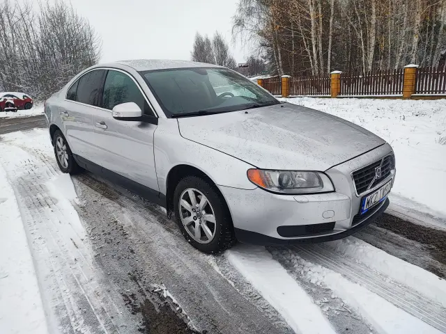 VOLVO S80 