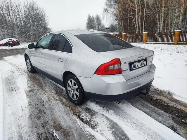 VOLVO S80 