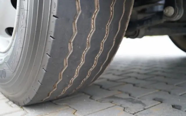 IVECO EUROCARGO 190EL32  / Wywrotka + HDS / HYDROBURTA / BORDMATIC / 3 STRONNY KIPPER - 3.5 M / EURO 6 