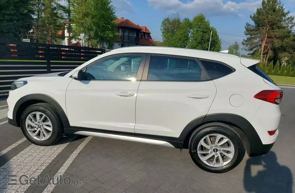 HYUNDAI Tucson 