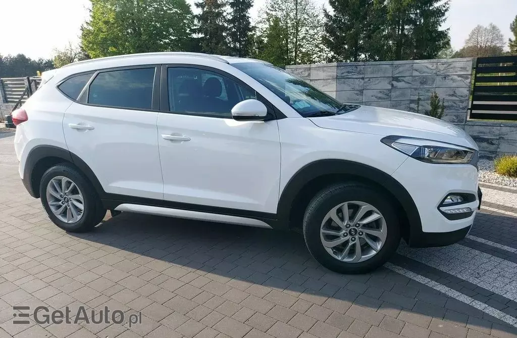 HYUNDAI Tucson 