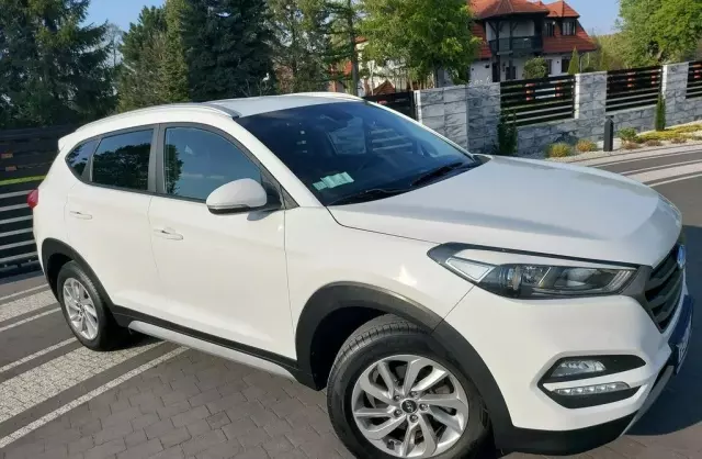 HYUNDAI Tucson 