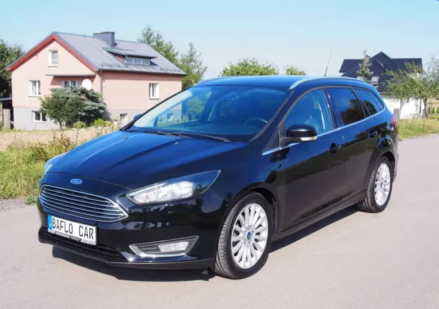 FORD Focus 1.0 EcoBoost Titanium