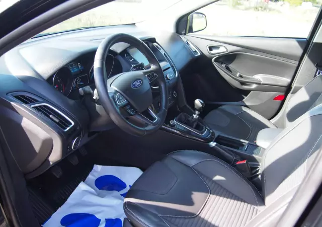 FORD Focus 1.0 EcoBoost Titanium