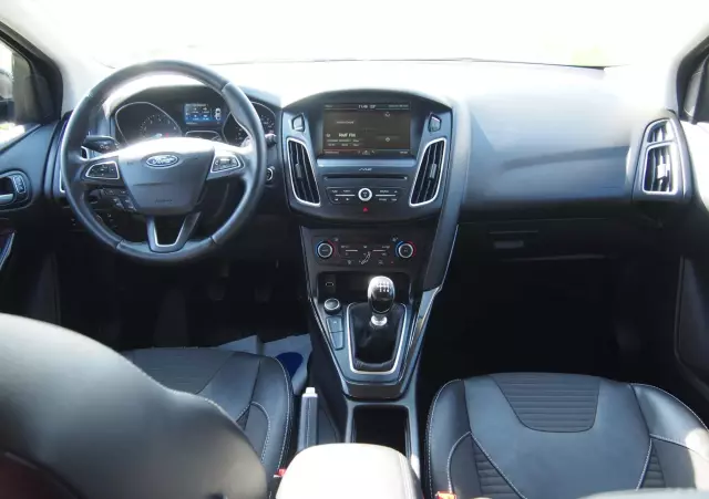 FORD Focus 1.0 EcoBoost Titanium