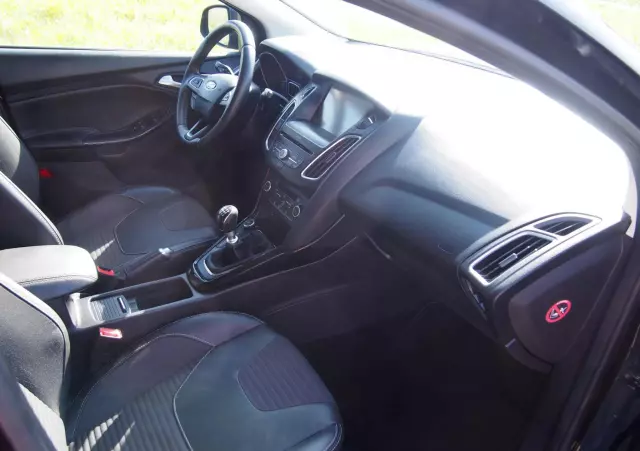 FORD Focus 1.0 EcoBoost Titanium