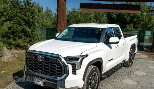 TOYOTA Tundra 