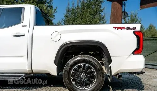 TOYOTA Tundra 