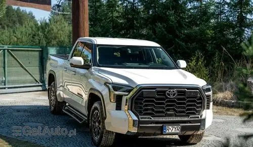 TOYOTA Tundra 
