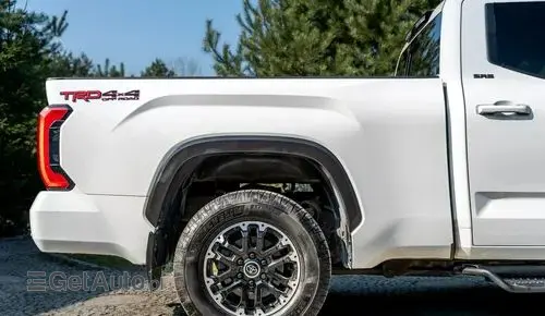 TOYOTA Tundra 