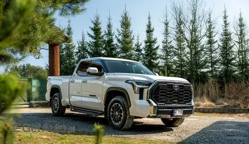 TOYOTA Tundra 