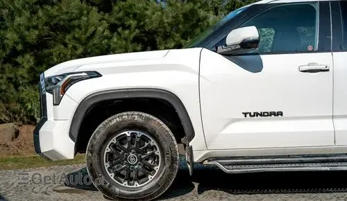 TOYOTA Tundra 