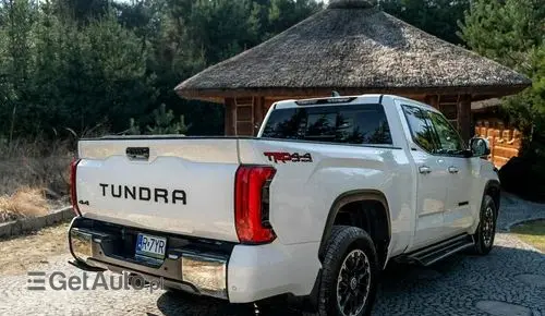 TOYOTA Tundra 