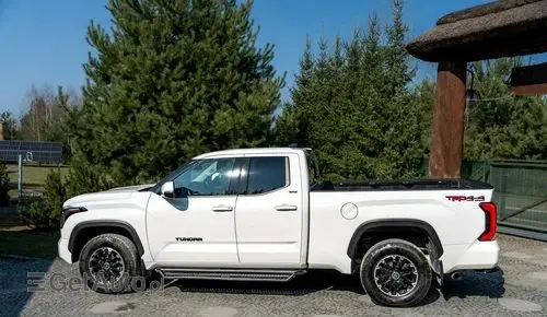 TOYOTA Tundra 