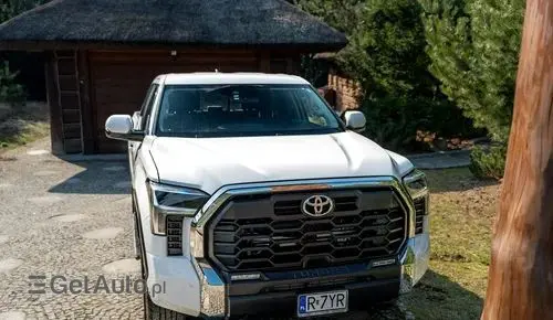TOYOTA Tundra 