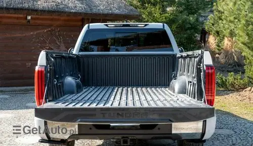 TOYOTA Tundra 