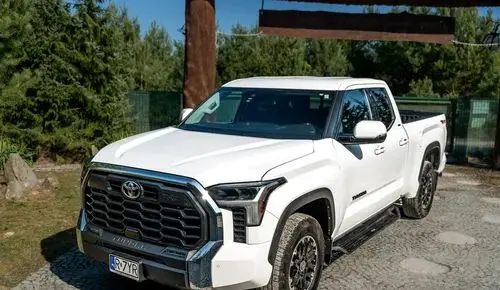 TOYOTA Tundra 