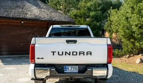 TOYOTA Tundra 