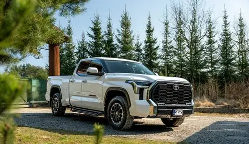 TOYOTA Tundra 