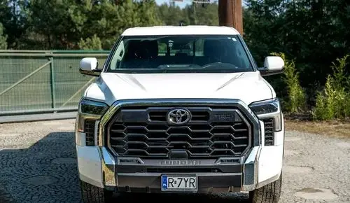 TOYOTA Tundra 