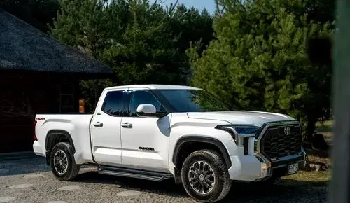 TOYOTA Tundra 