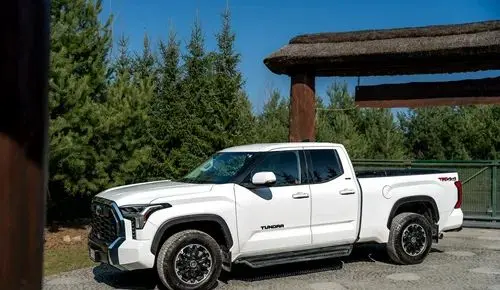 TOYOTA Tundra 