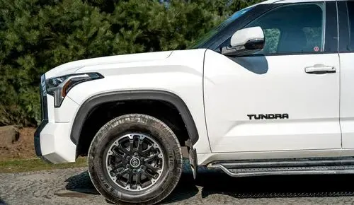 TOYOTA Tundra 