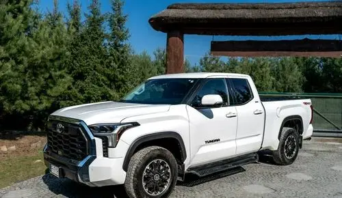 TOYOTA Tundra 