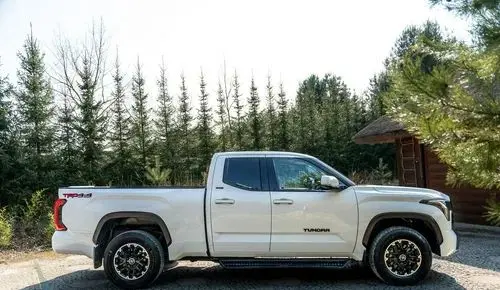 TOYOTA Tundra 
