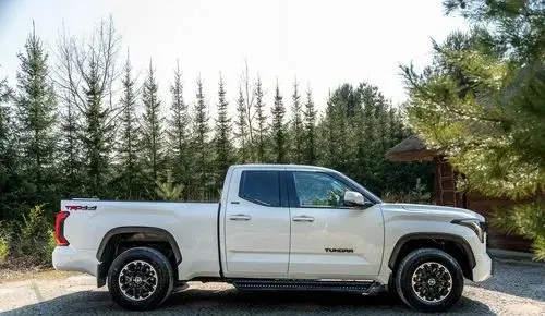 TOYOTA Tundra 