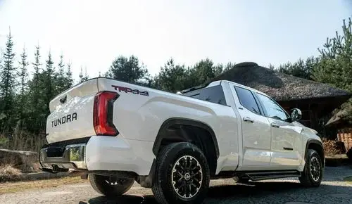 TOYOTA Tundra 