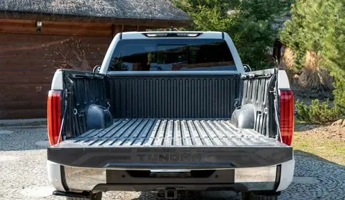 TOYOTA Tundra 