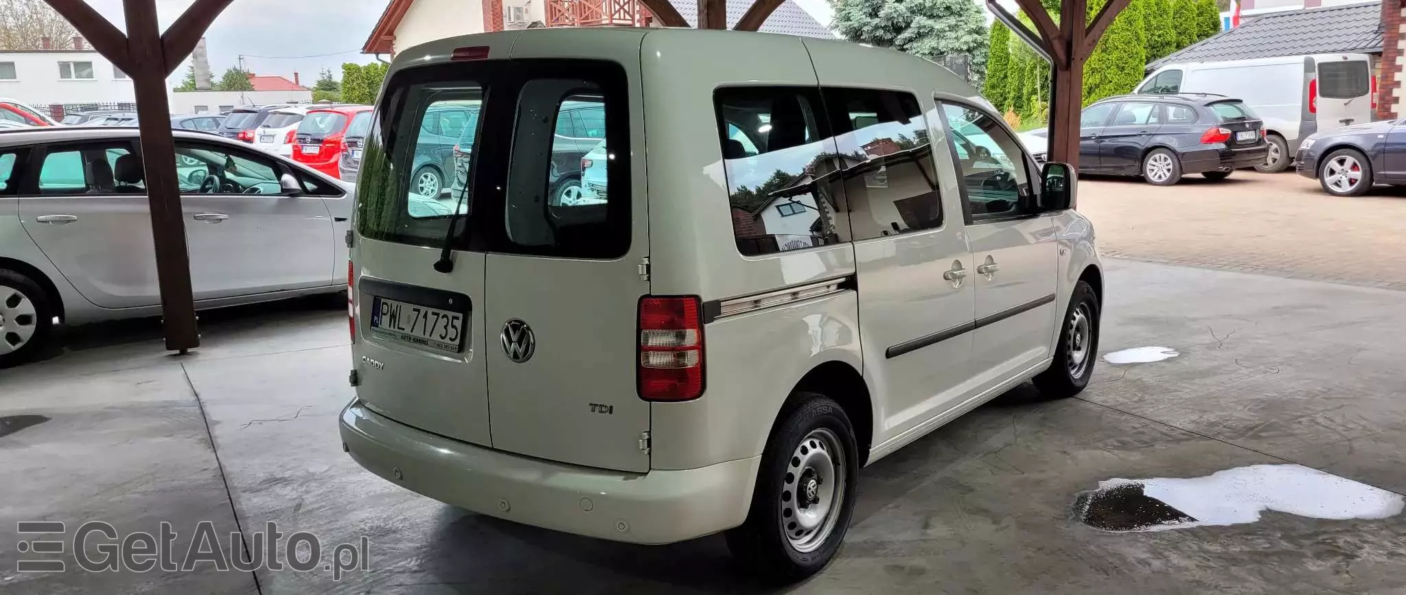 VOLKSWAGEN Caddy 