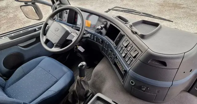 VOLVO FM 440 8x4 Hds/17m/Pilot 