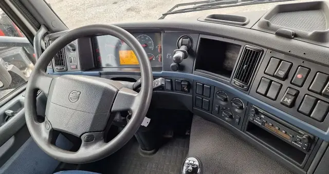 VOLVO FM 440 8x4 Hds/17m/Pilot 