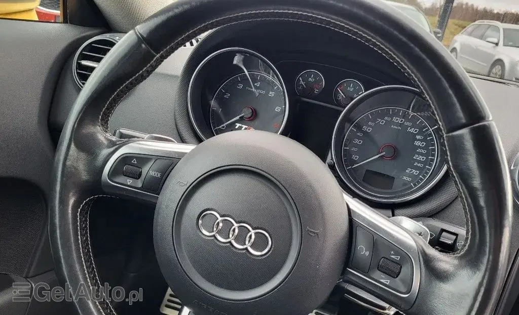 AUDI TT 