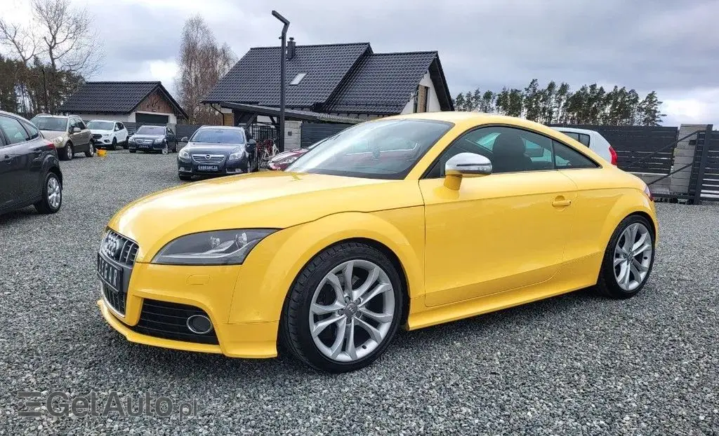 AUDI TT 