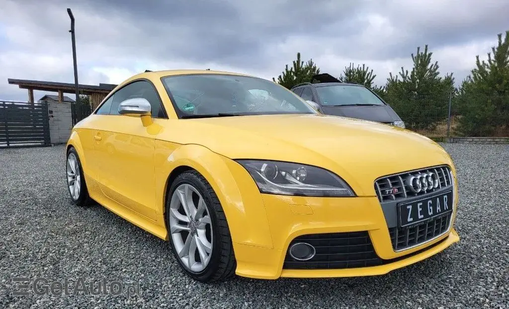 AUDI TT 