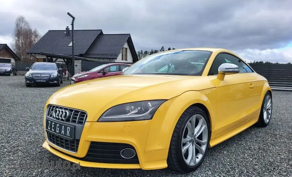 AUDI TT 