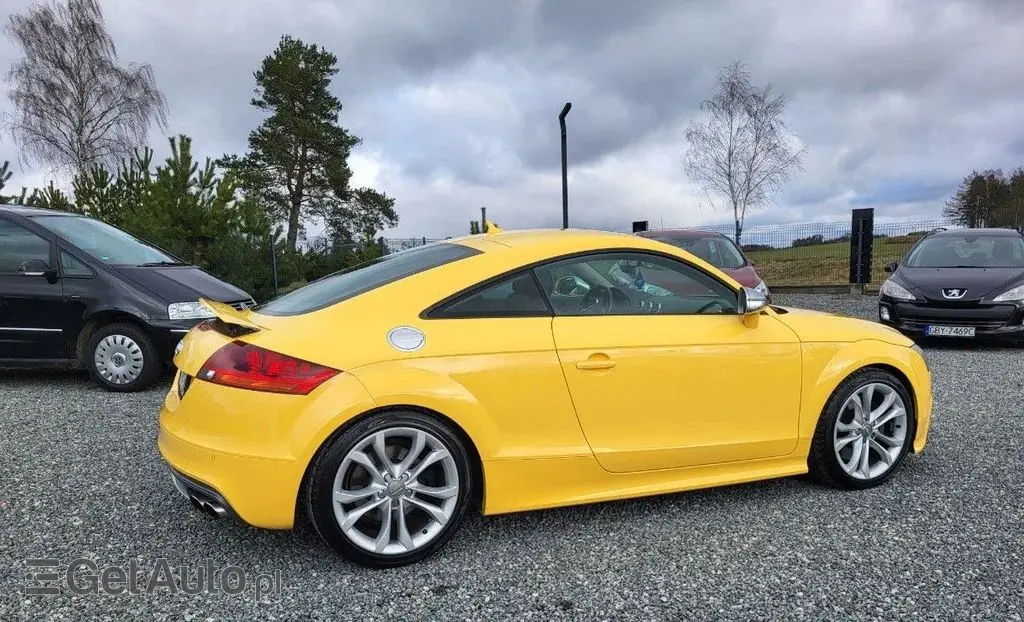 AUDI TT 