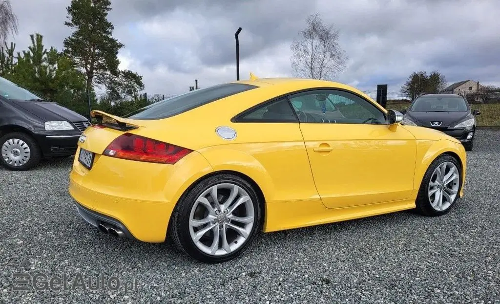AUDI TT 