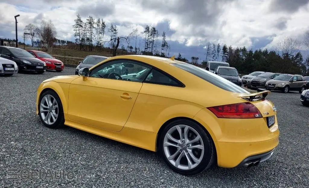 AUDI TT 