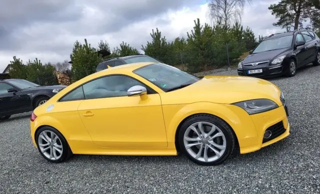 AUDI TT 