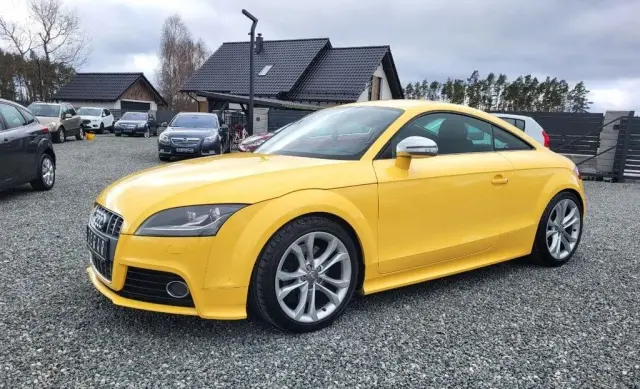 AUDI TT 