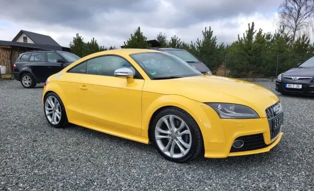 AUDI TT 