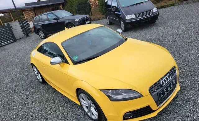 AUDI TT 