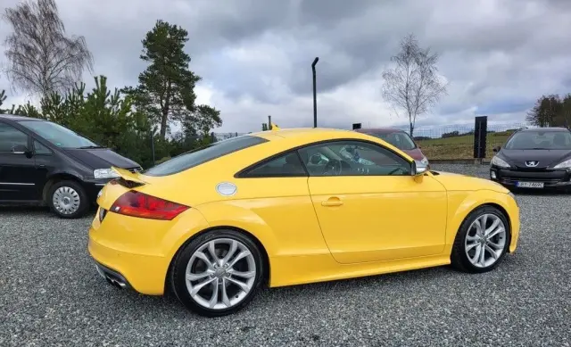 AUDI TT 