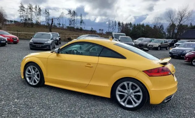AUDI TT 
