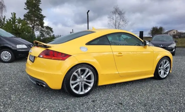 AUDI TT 