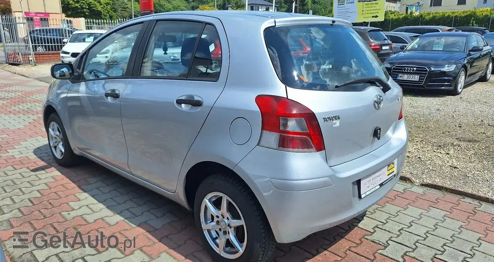 TOYOTA Yaris 